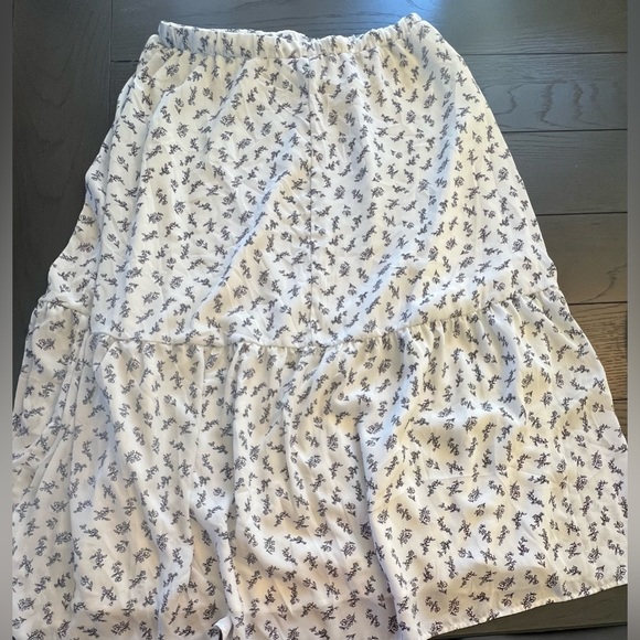 Scoop Women’s Lightweight Tier Maxi Skirt With Tie Waistband Size Medium NWOT! - Picture 8 of 11